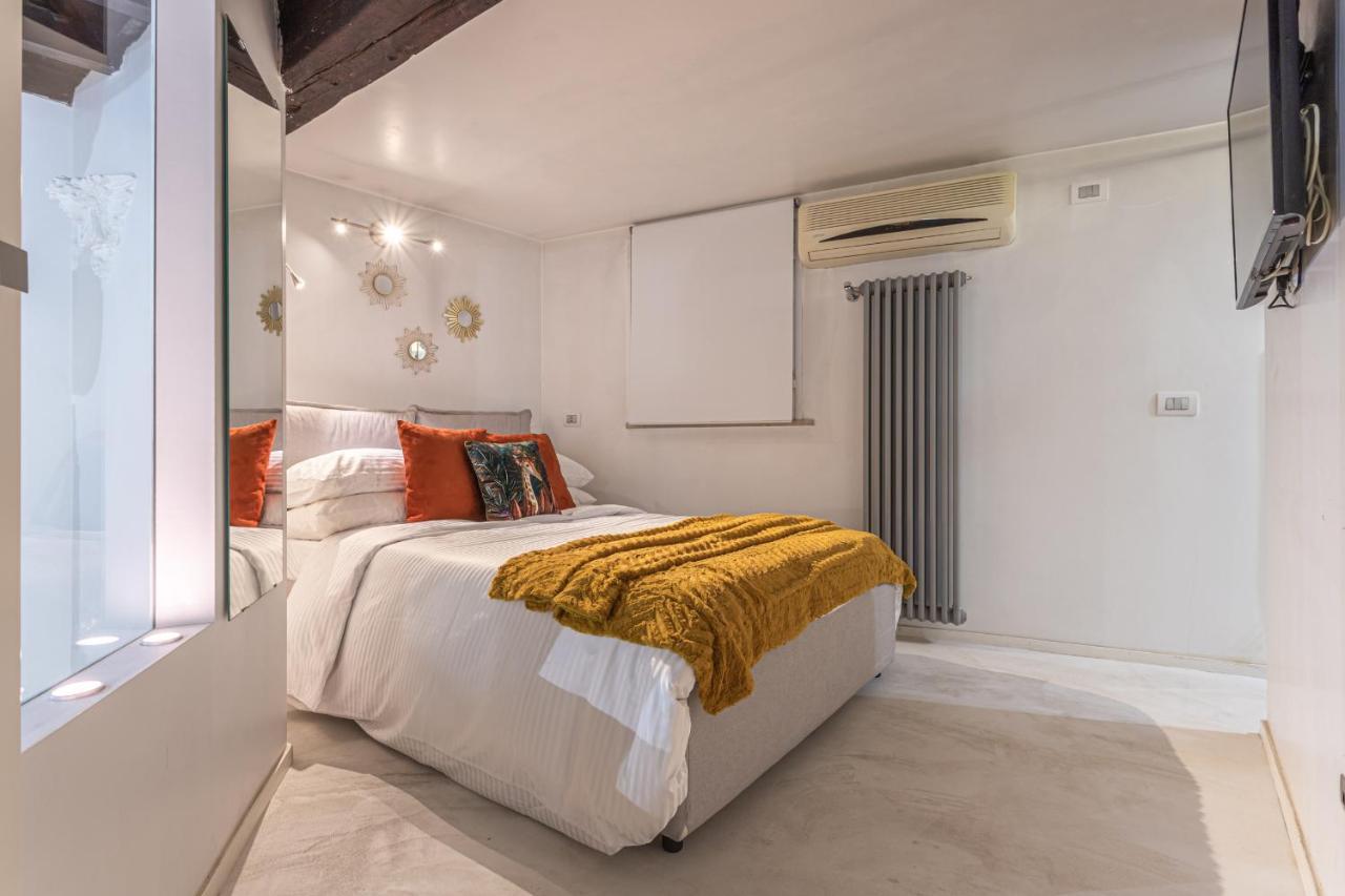 Lucrezia Luxury - Close To Piazza Navona * Roma