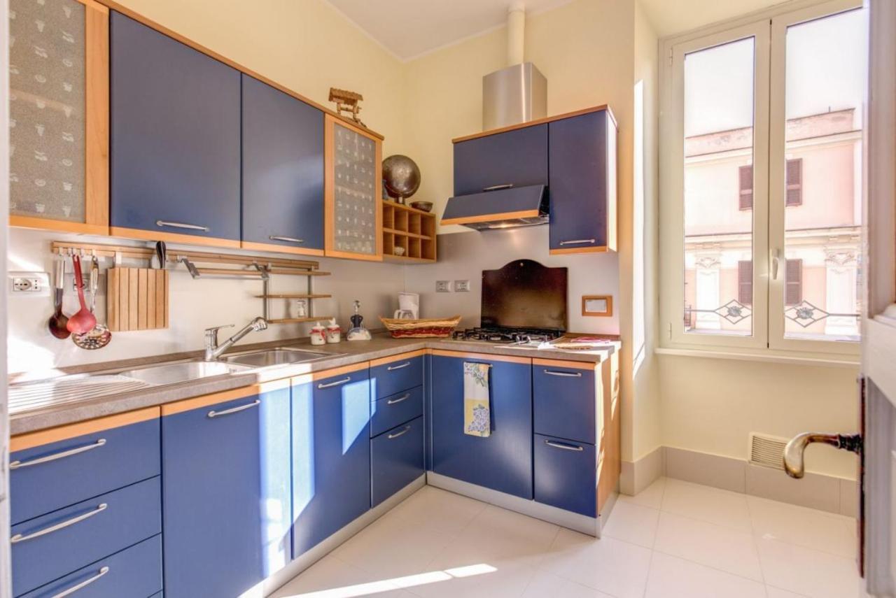 Lovely 4-bedroom 30m Sangiovanni Metro Appartement Rome