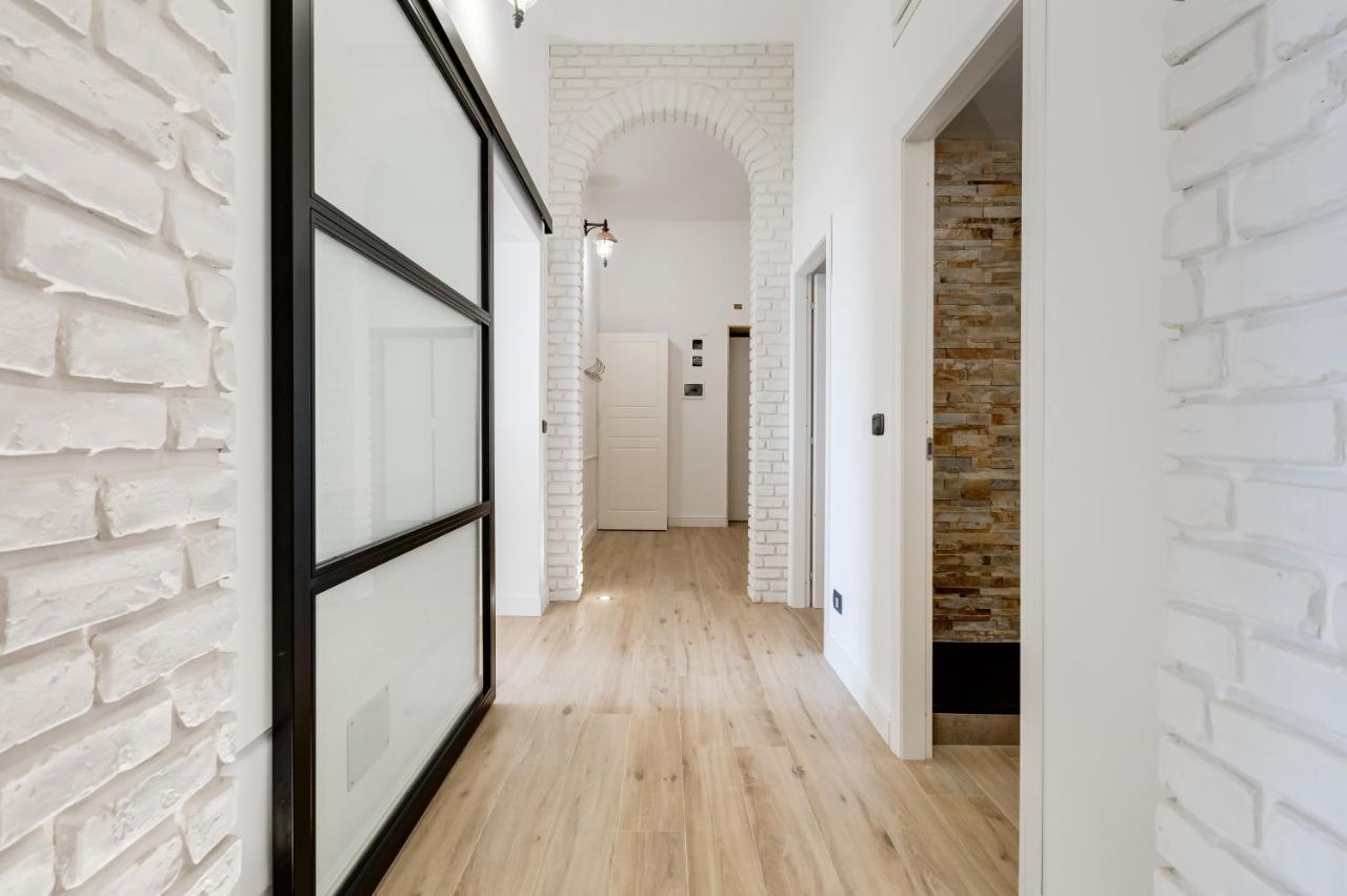 Bmga L Glam Industrial 3-bed In Termini *