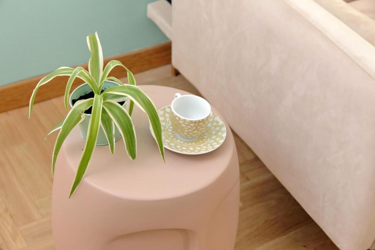 Take Me - Forum Apartment