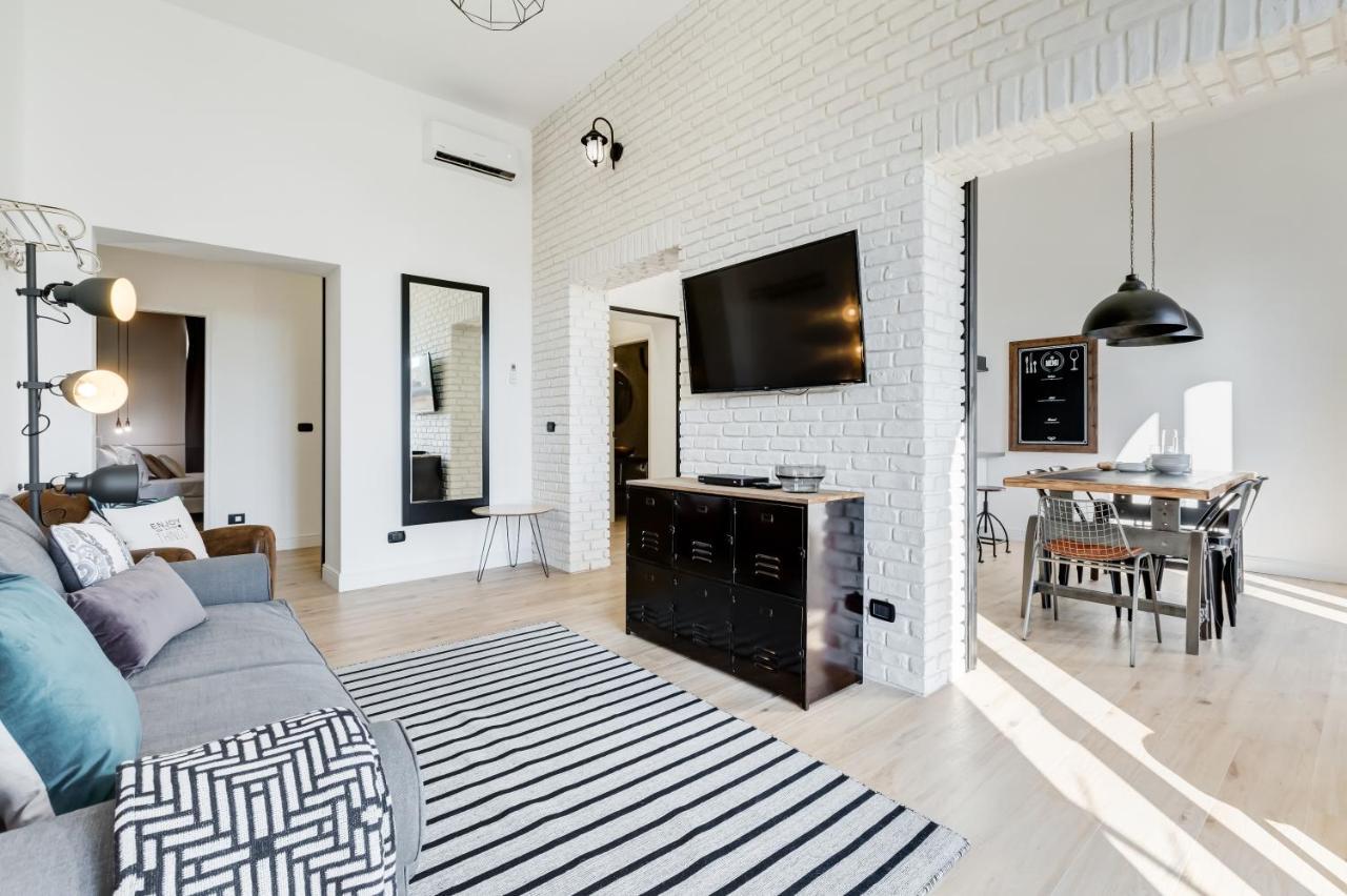 Bmga L Glam Industrial 3-bed In Termini Apartment