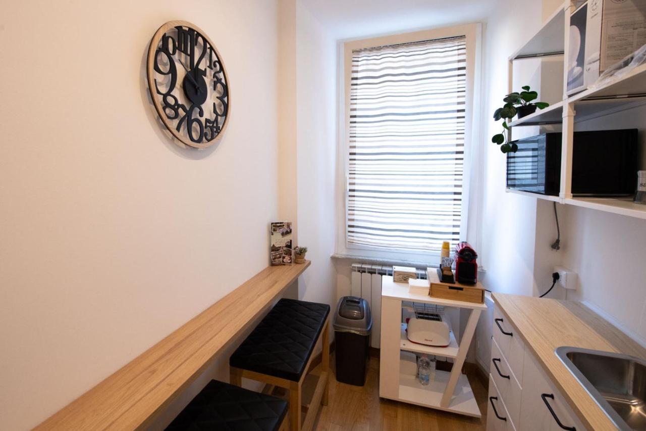 Domus Castroni Germanico Couette-café Rome