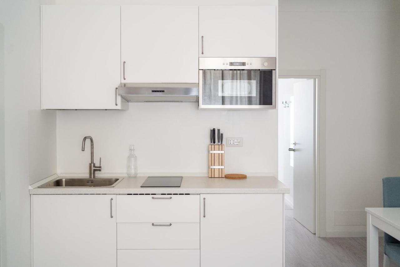 White Gioberti Apartment