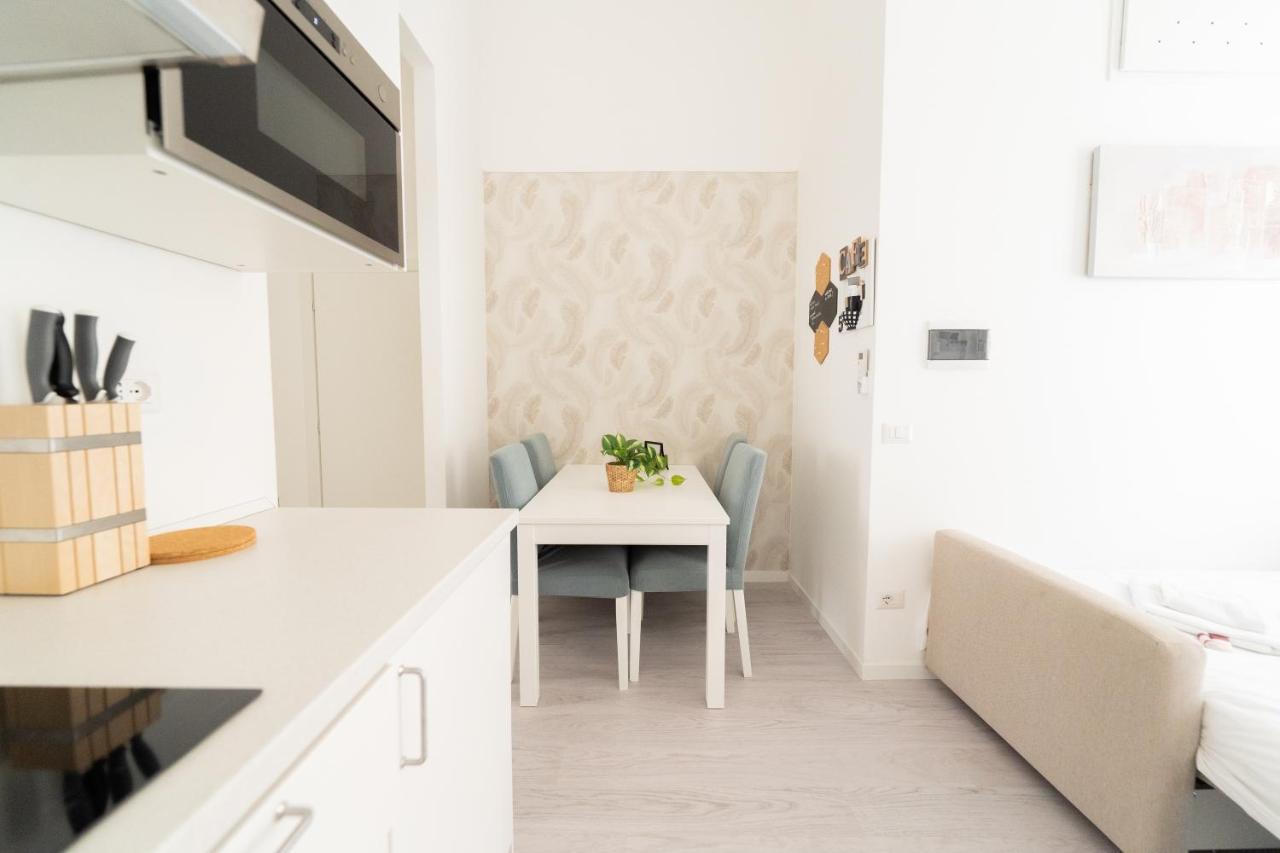 White Gioberti Apartment *