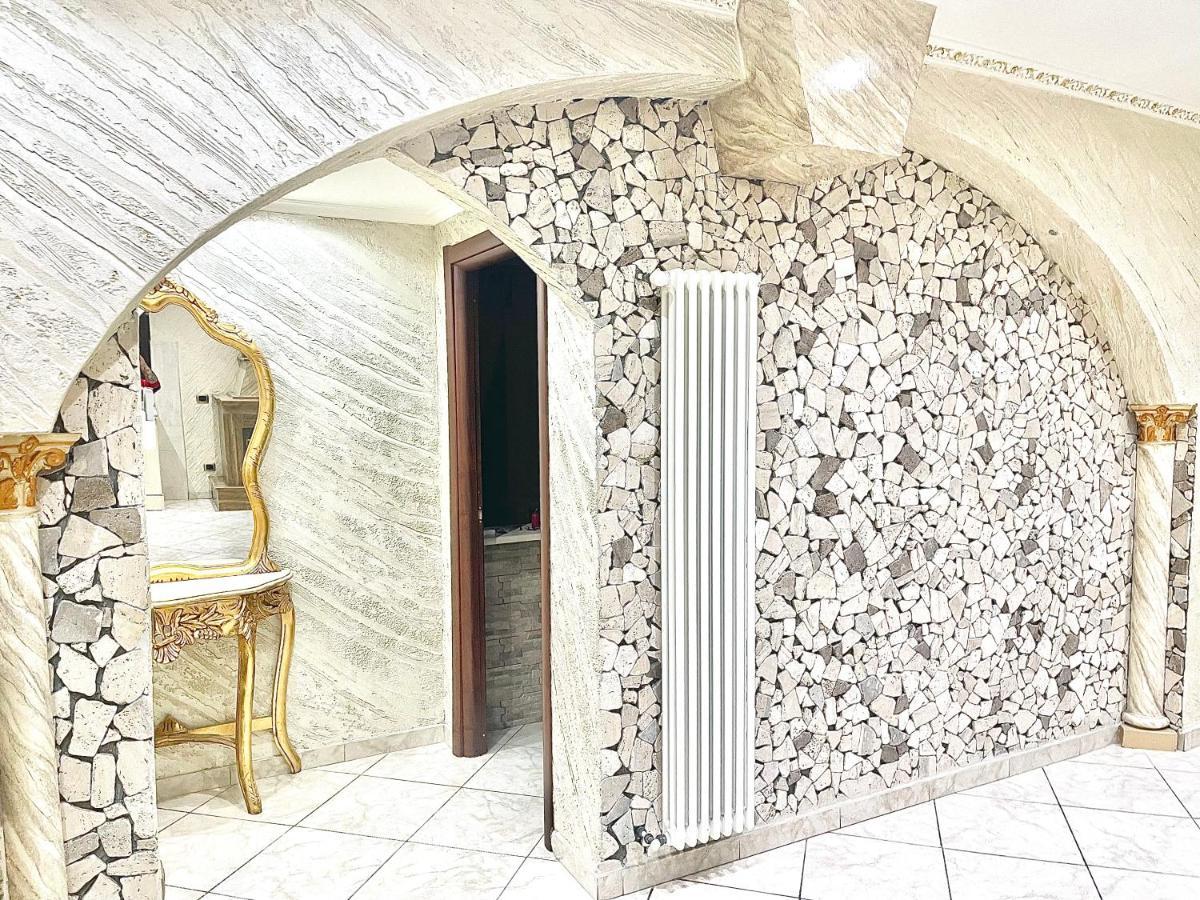 Gold Luxury * Rome