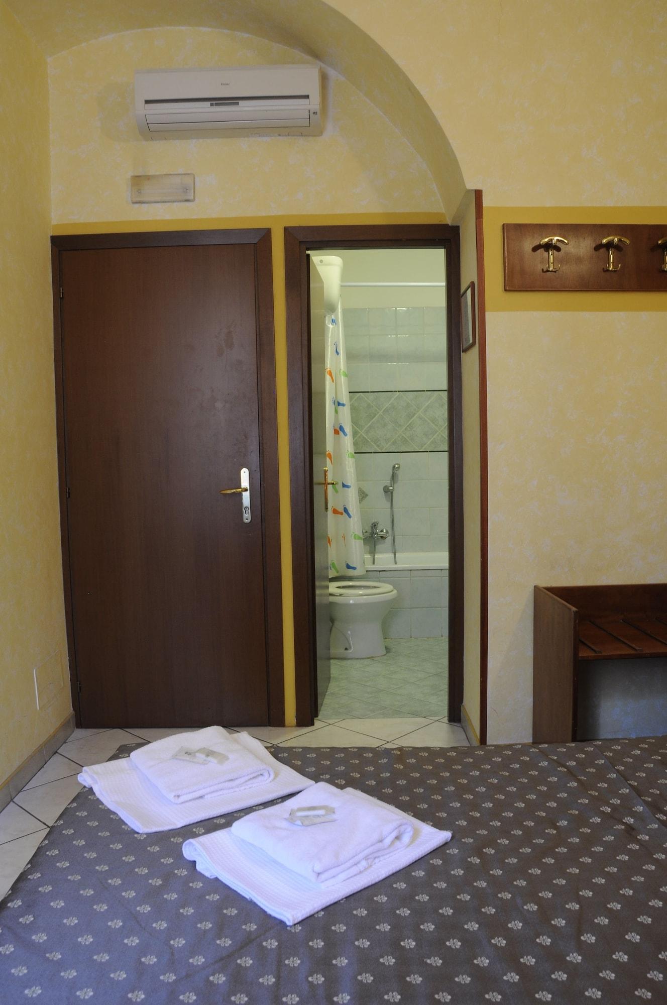 Farini Hotel