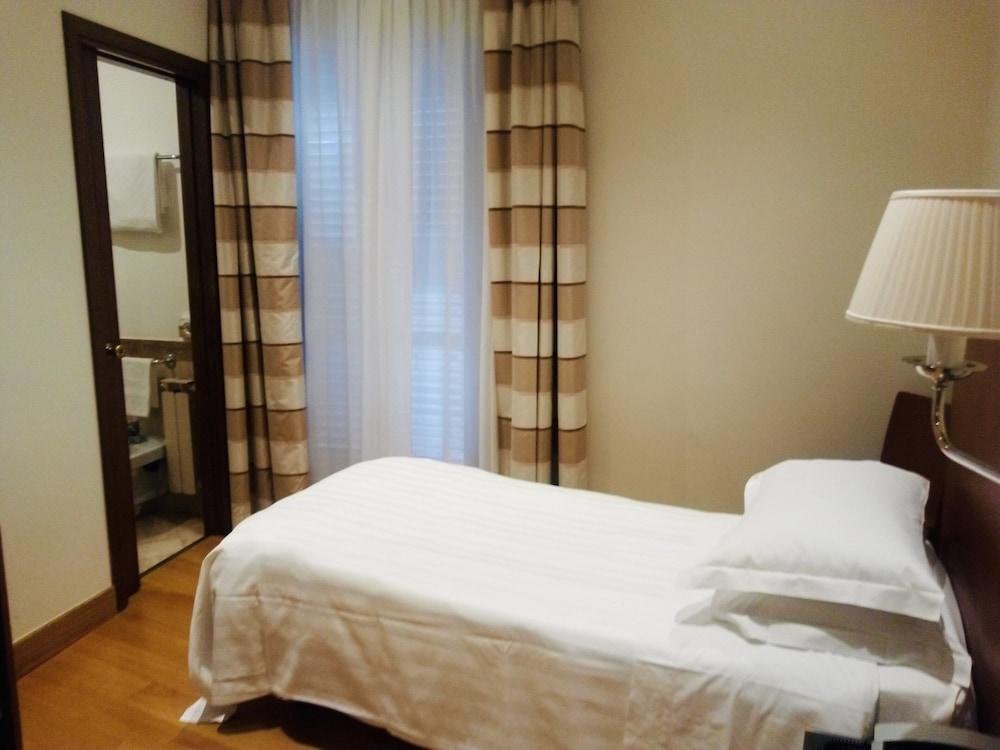 Santa Chiara Hotel Rome