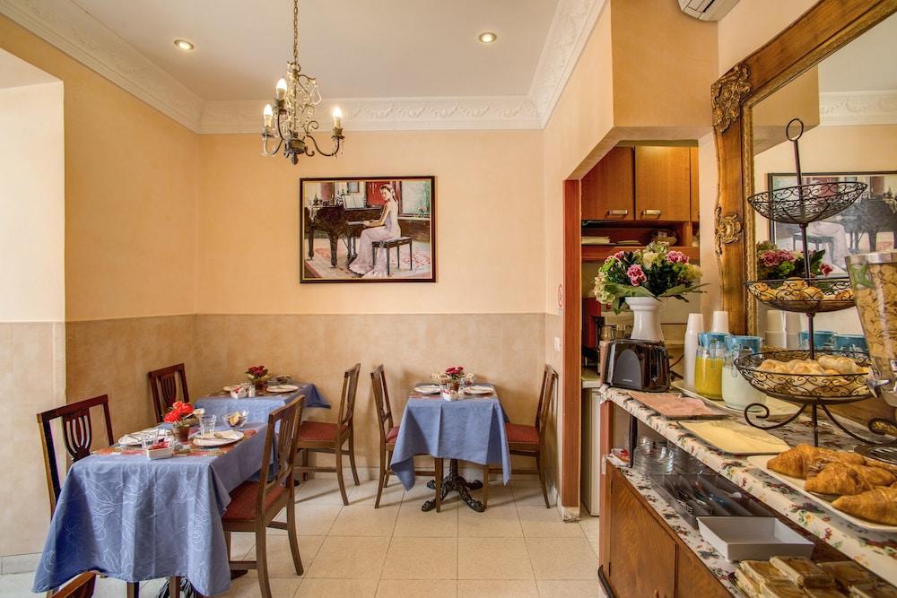Caravaggio Hotel 3*