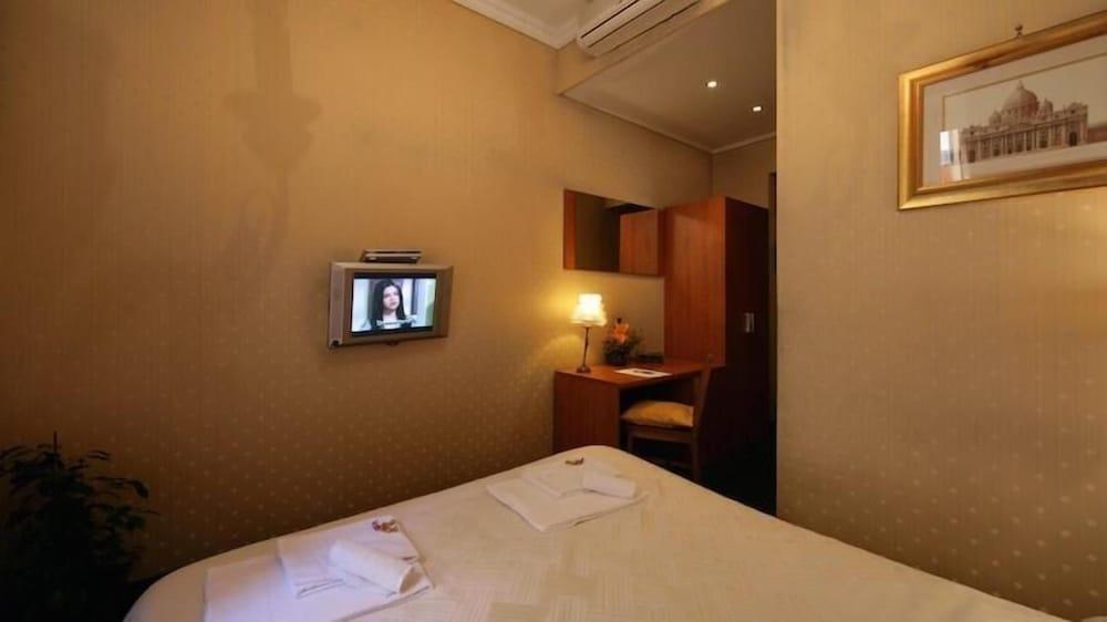 Vatican 3* Rome