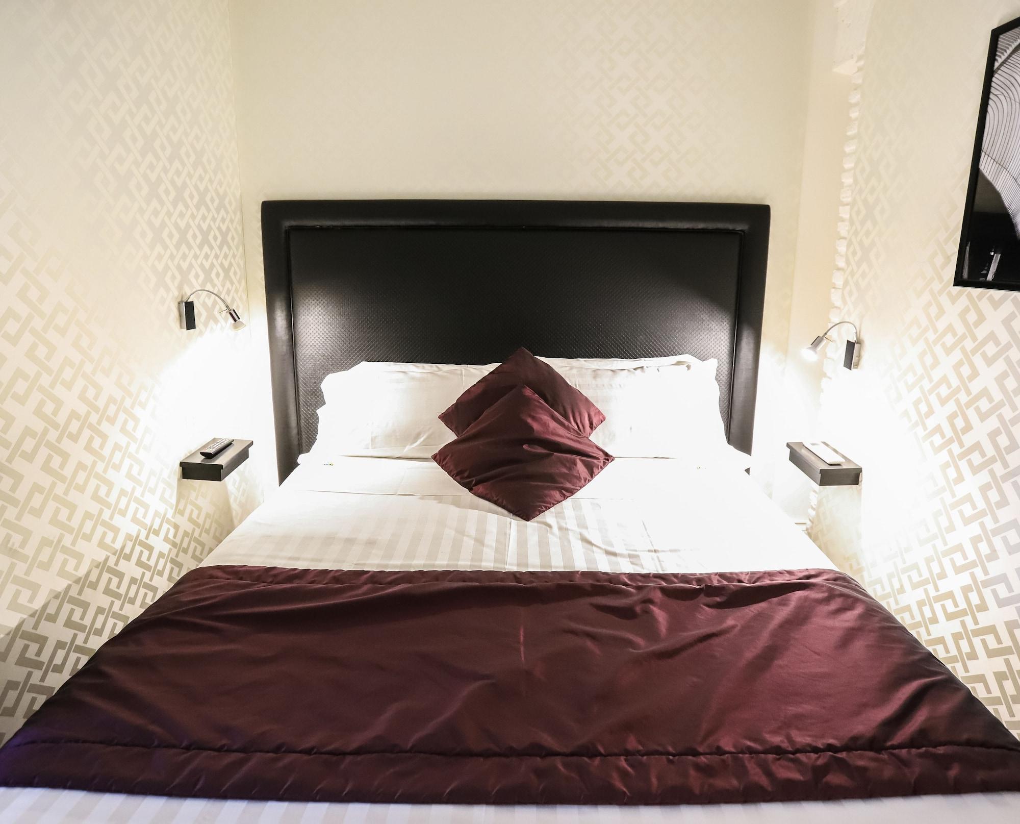 Couette-café Minerva Relais 3*