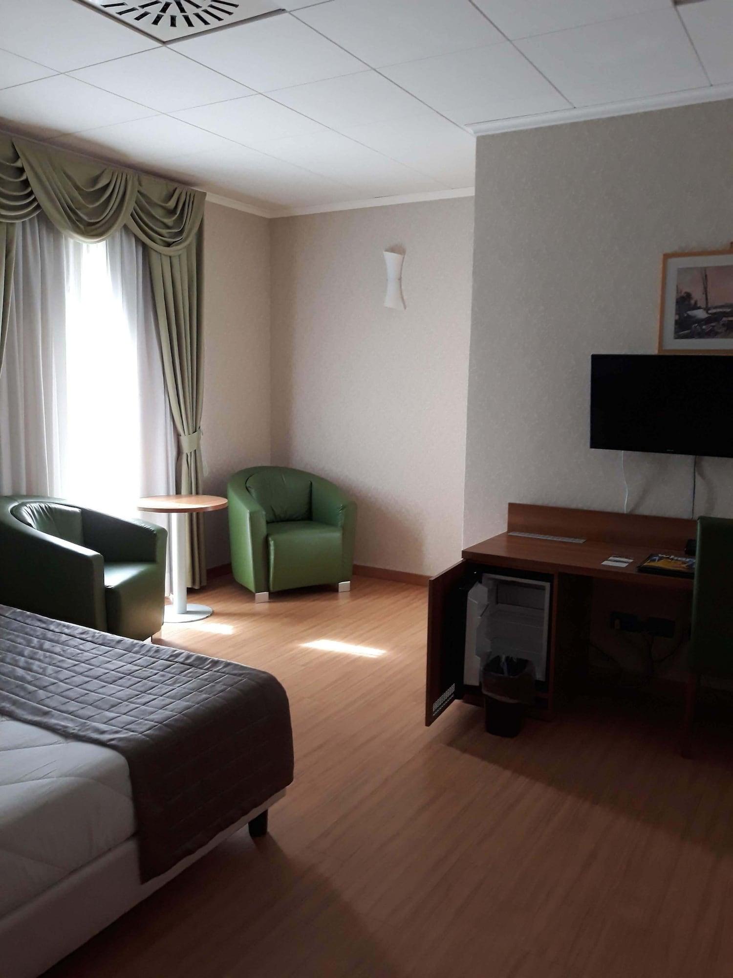 Hotel Ele Green Park Pamphili 4*