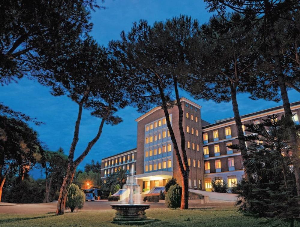 Ele Green Park Pamphili Hotel