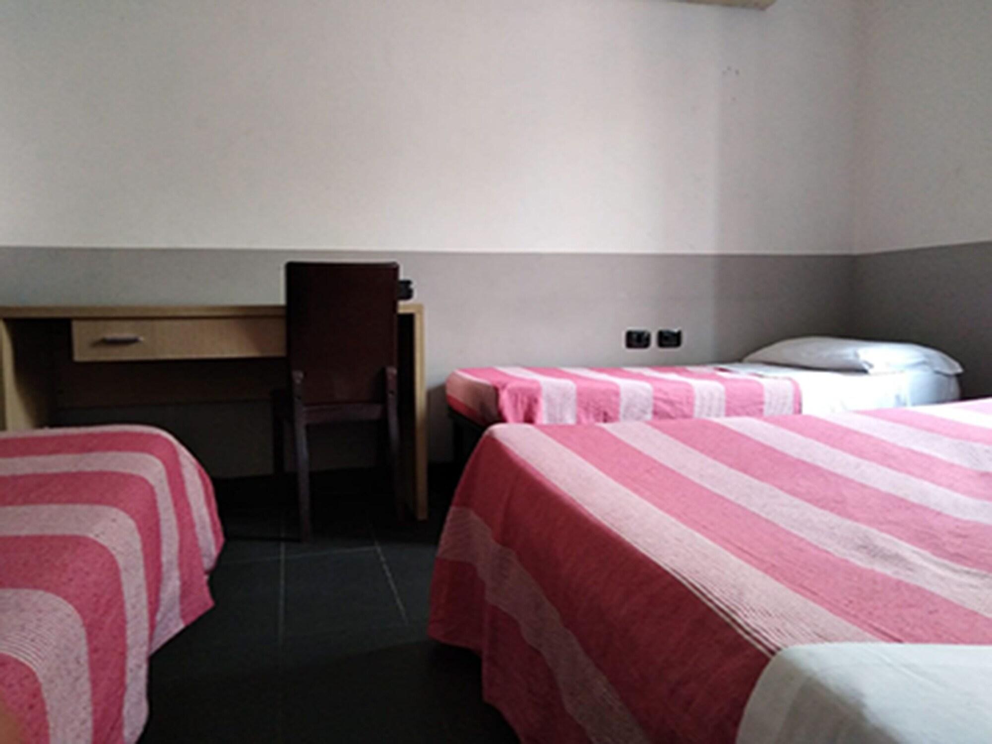 M&j Place Hostel *