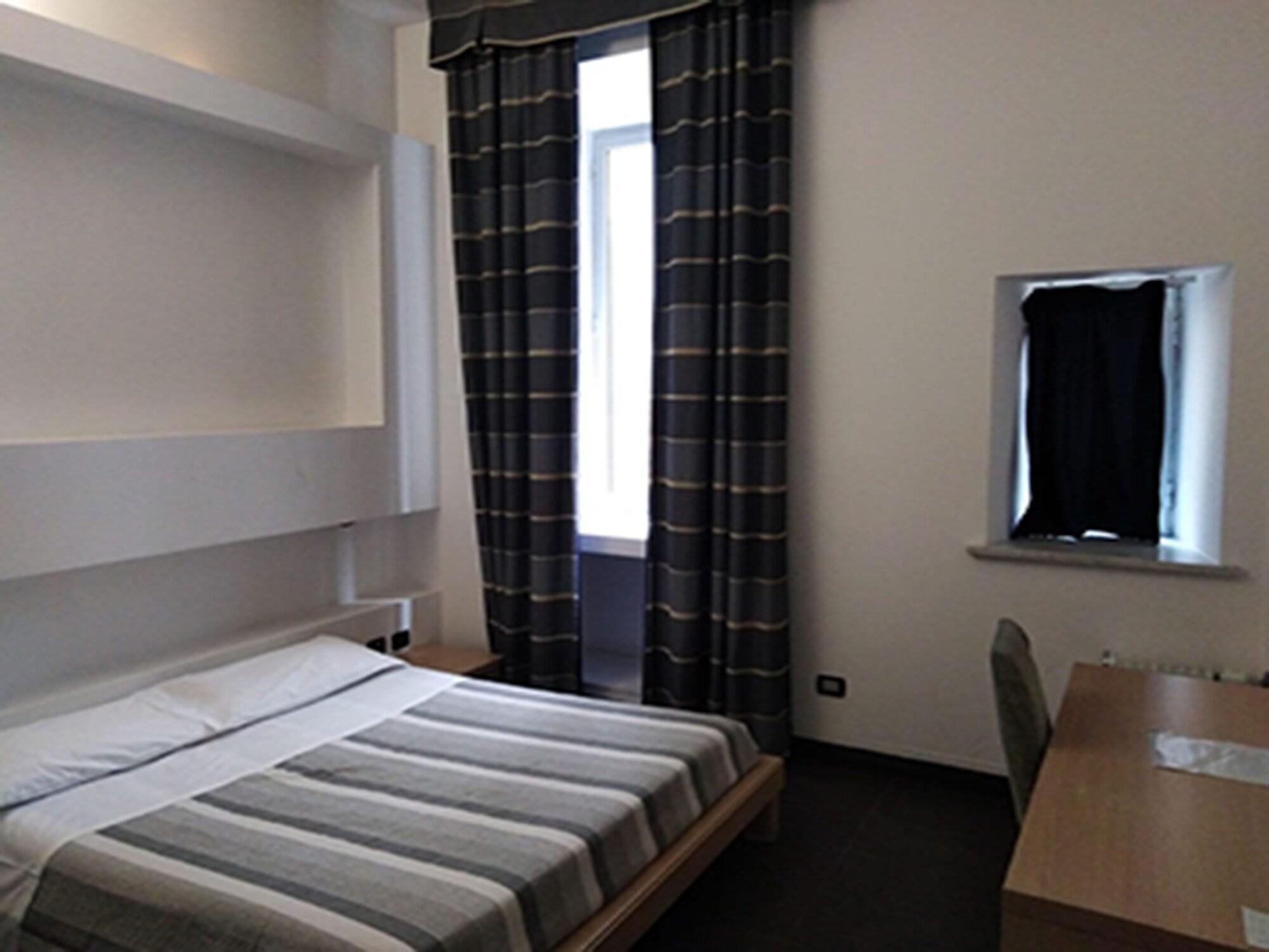 Hostel M&j Place *