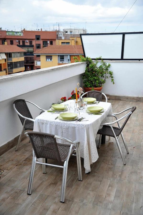 Apartment Attico Luminoso Terrazza Metro A Aria Cond Wifi *