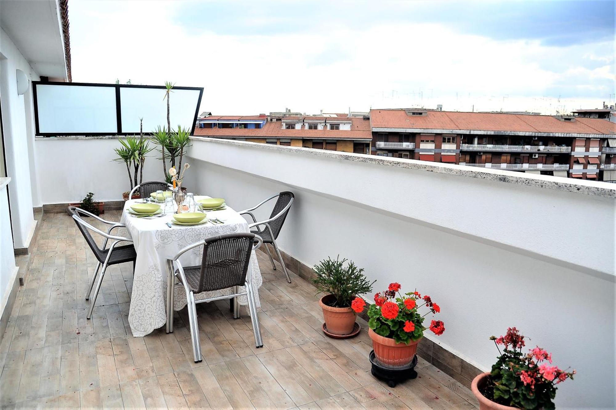 Attico Luminoso Terrazza Metro A Aria Cond Wifi Apartment