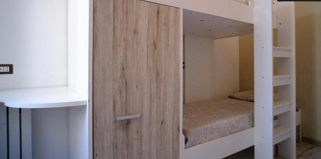 Casa Vicenza 3* Rome