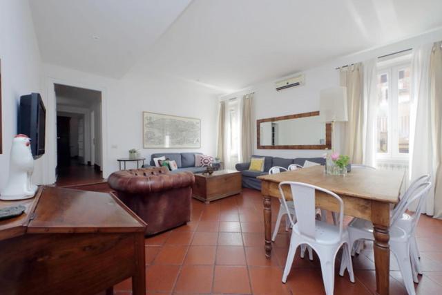 Appartement Pantheon 2 Bedrooms *