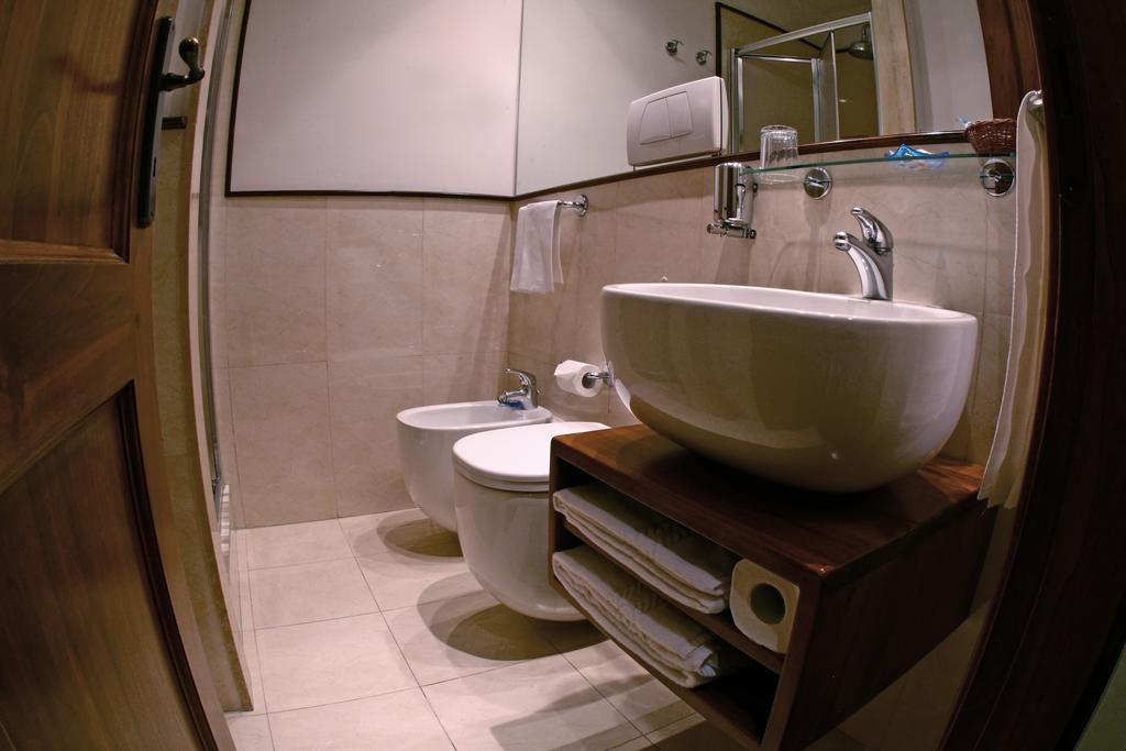 Al Colonnato Di San Pietro Bed & Breakfast Rome