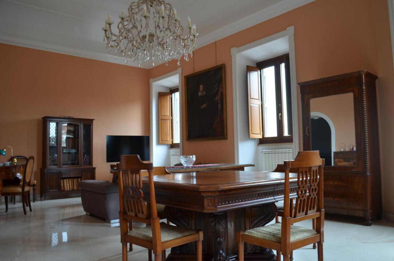 Elegante Nel Centro Di Apartment Rome