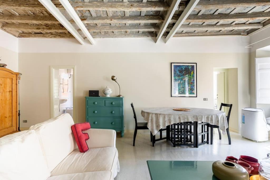 Authentic Monti 5 Mins From Colosseum * Rome