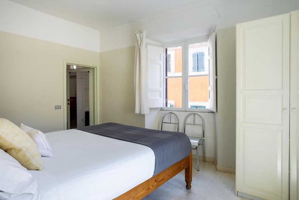 Authentic Monti 5 Mins From Colosseum Apartment
