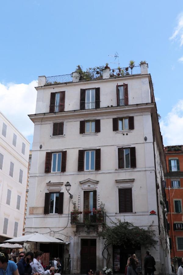 Apartment Authentic Monti 5 Mins From Colosseum Rome