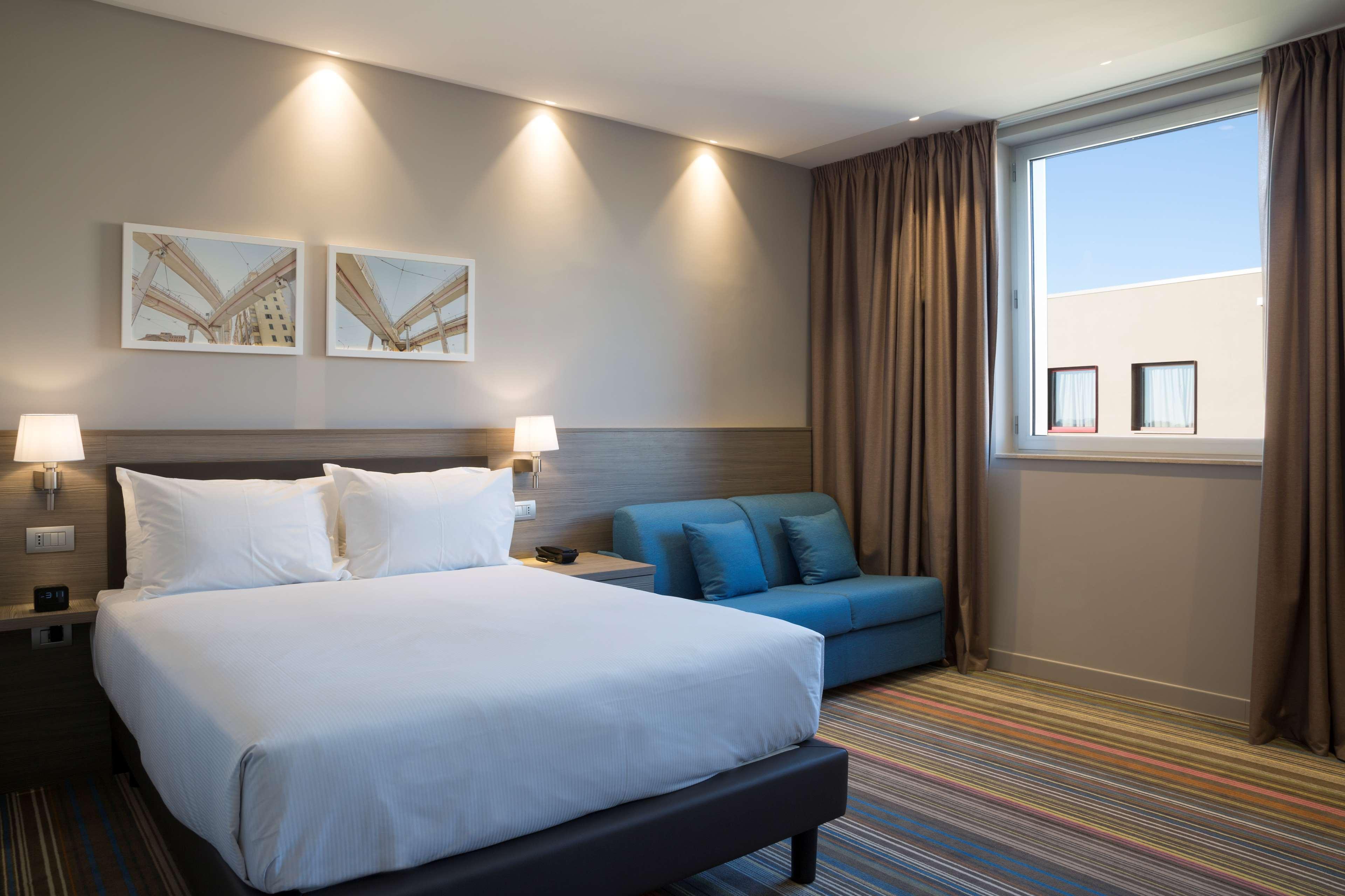 Hampton By Hilton East Hotel