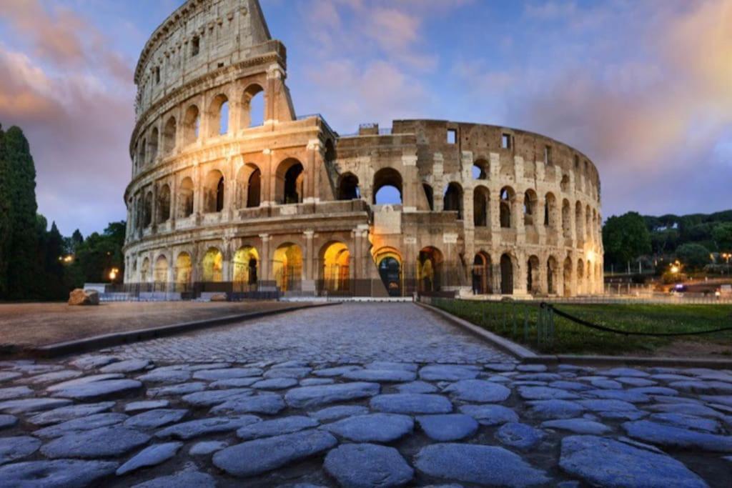 Apartment Authentic Monti 5 Mins From Colosseum Rome