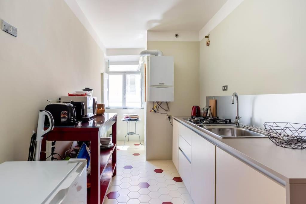 Apartment Authentic Monti 5 Mins From Colosseum