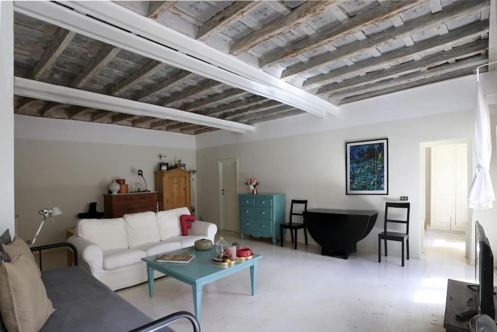 Authentic Monti 5 Mins From Colosseum Apartment *