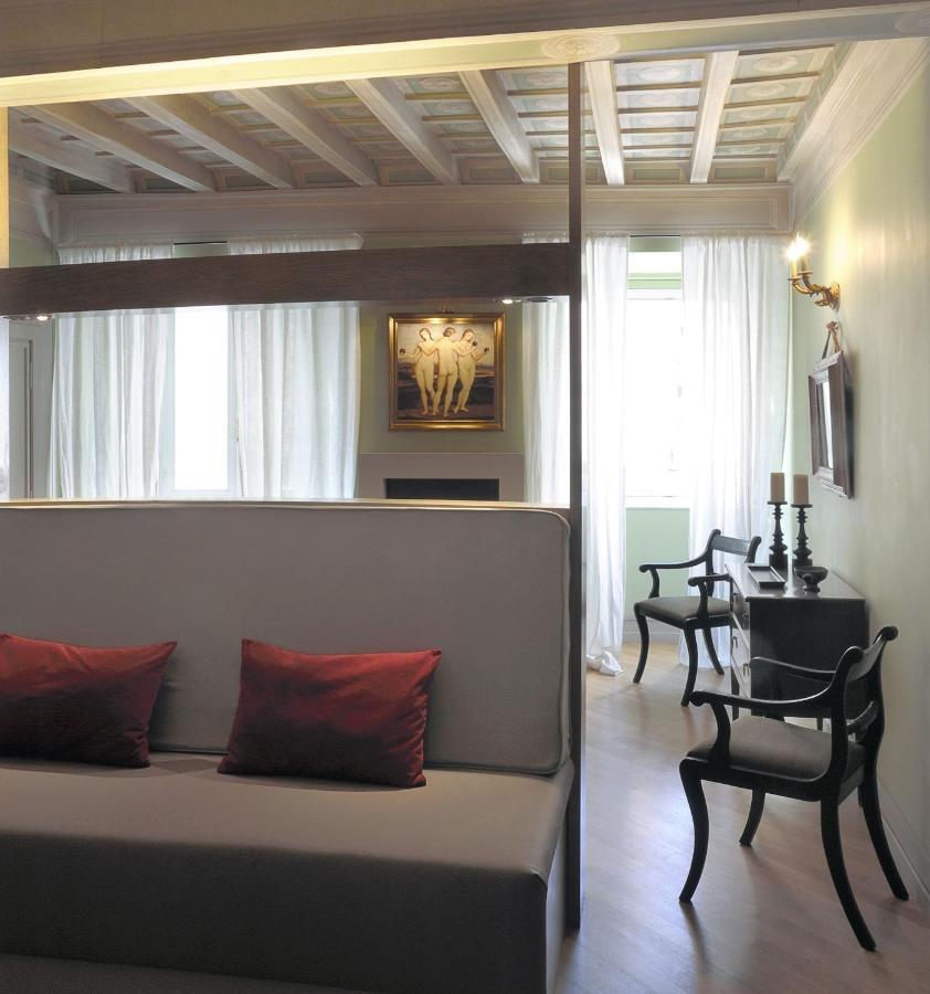 Raffaello Charmsuite *