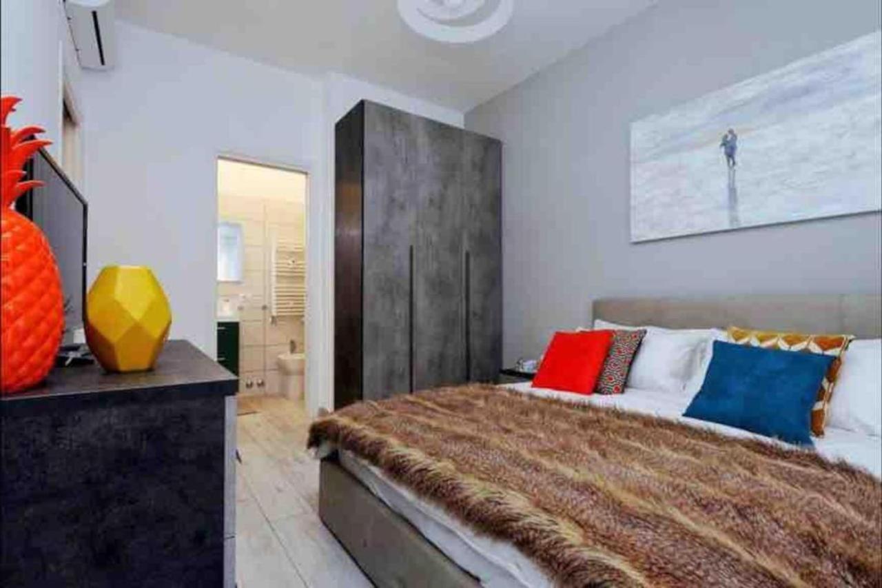 Vaticano Terrace: Brand New 2 Bedrooms 2 Bathrooms * Rome