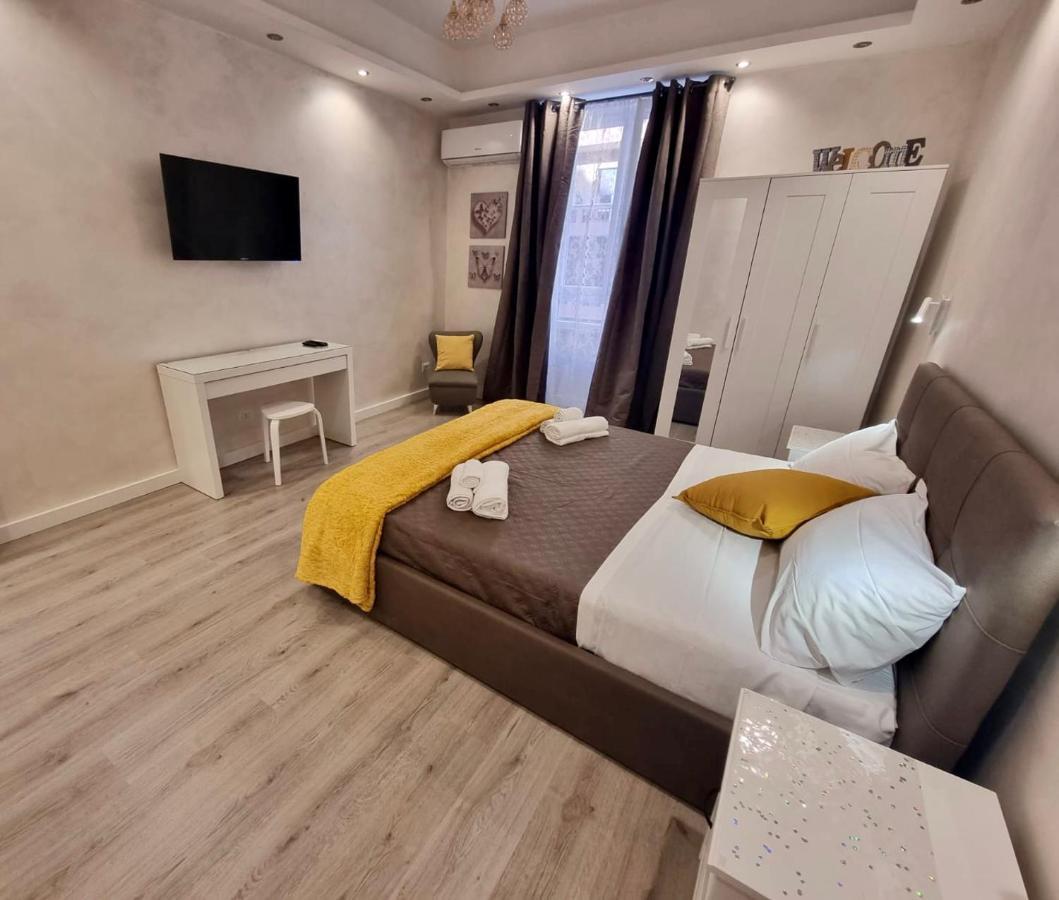 Close To The Coloseum, 2 Minutes Walk From Metro A