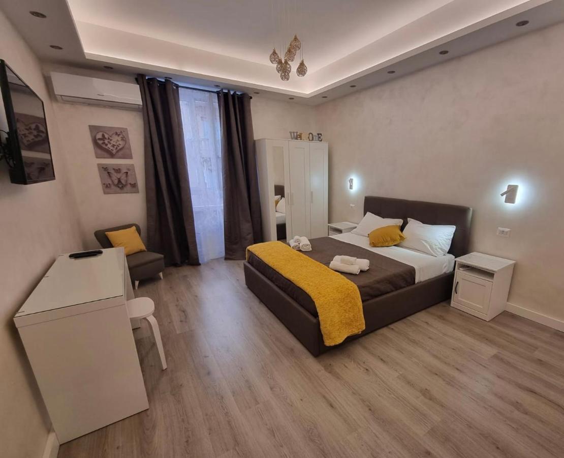 Close To The Coloseum, 2 Minutes Walk From Metro A * Rome