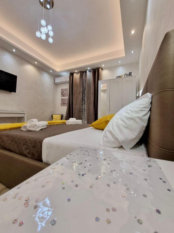 Apartment Close To The Coloseum, 2 Minutes Walk From Metro A *