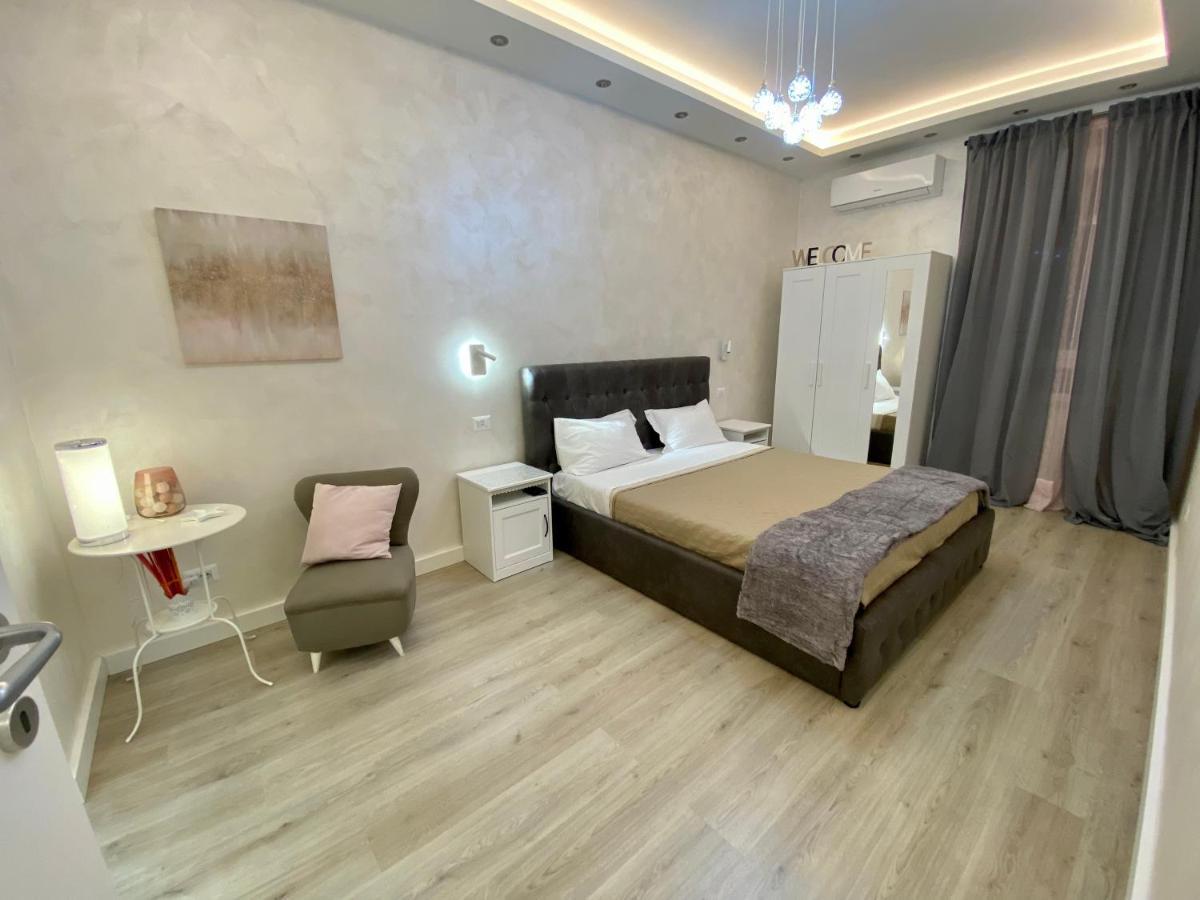 Close To The Coloseum, 2 Minutes Walk From Metro A Apartment Rome