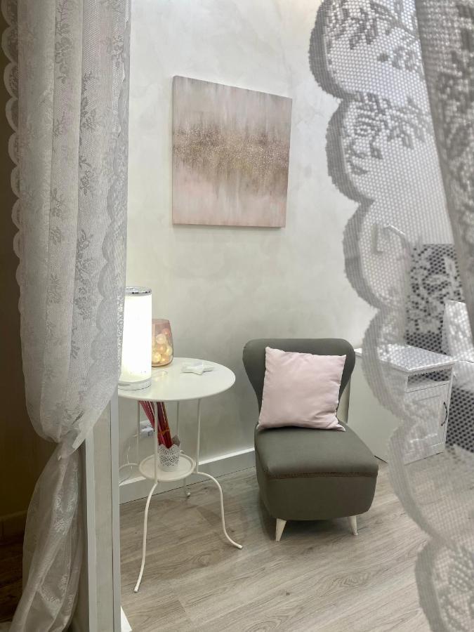 Close To The Coloseum, 2 Minutes Walk From Metro A Apartment *