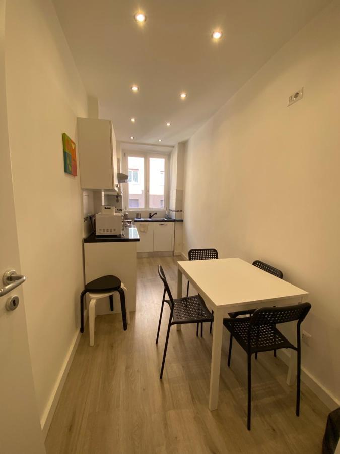 Apartment Close To The Coloseum, 2 Minutes Walk From Metro A Rome