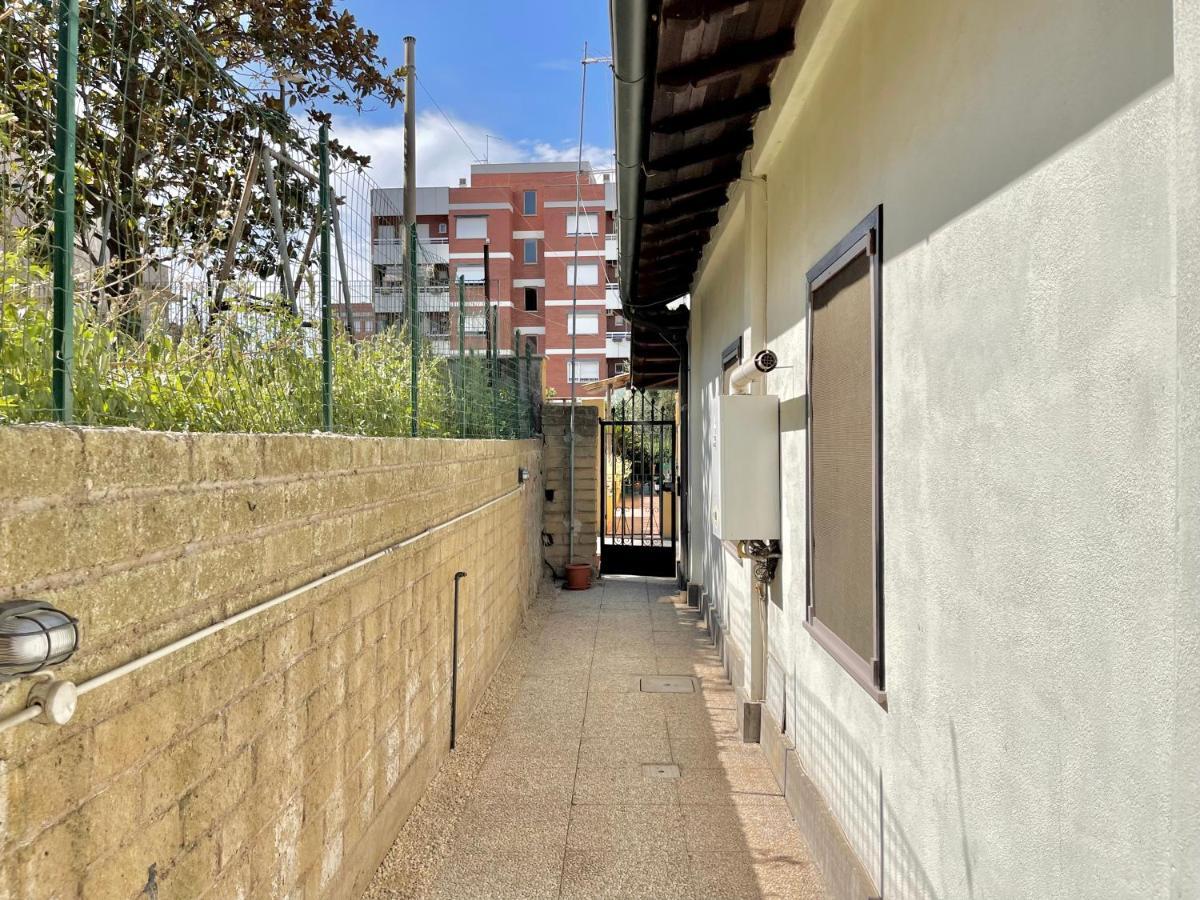 Independent House With Private Patio In Holiday home