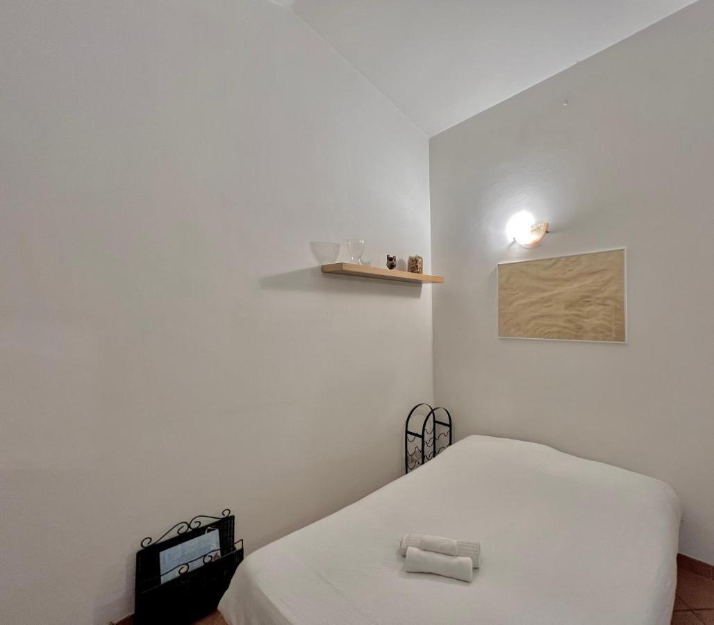 Independent House With Private Patio In * Rome