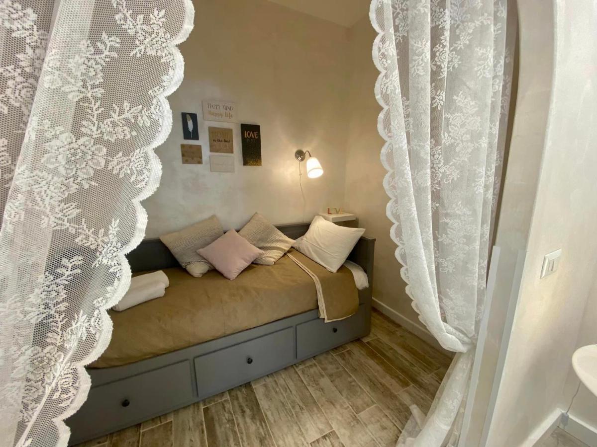 Apartment Close To The Coloseum, 2 Minutes Walk From Metro A *