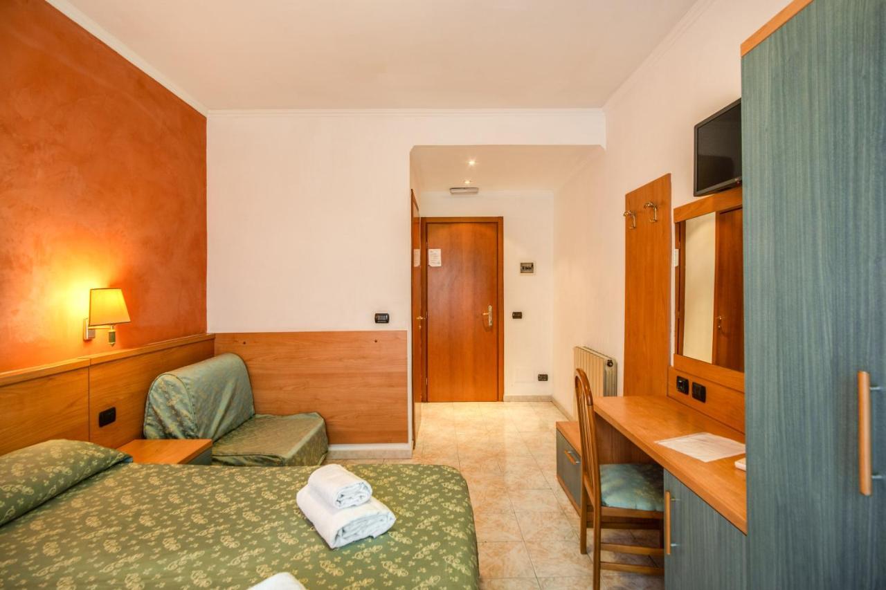 Millerose Hotel *