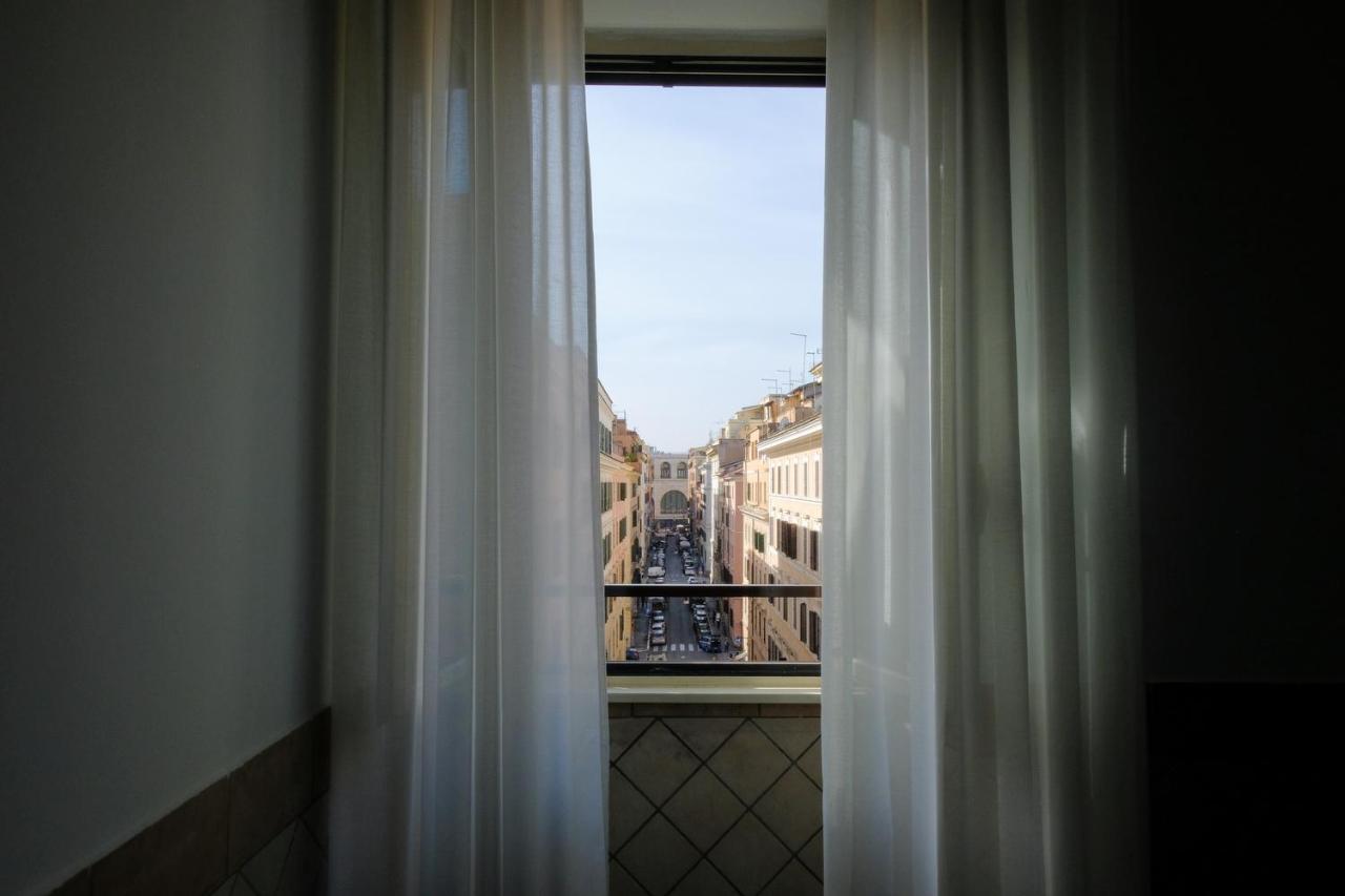 Square * Rome