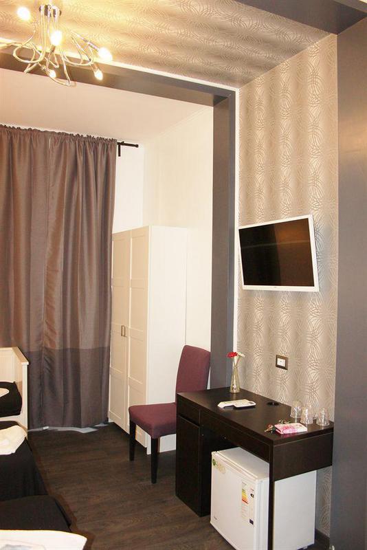 Hostel M&j Place