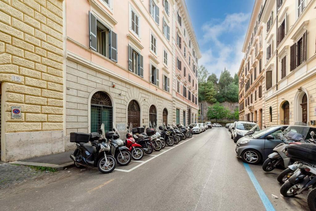 Colosseum 10steps Away, Marco Aurelio Luxury House * Rome