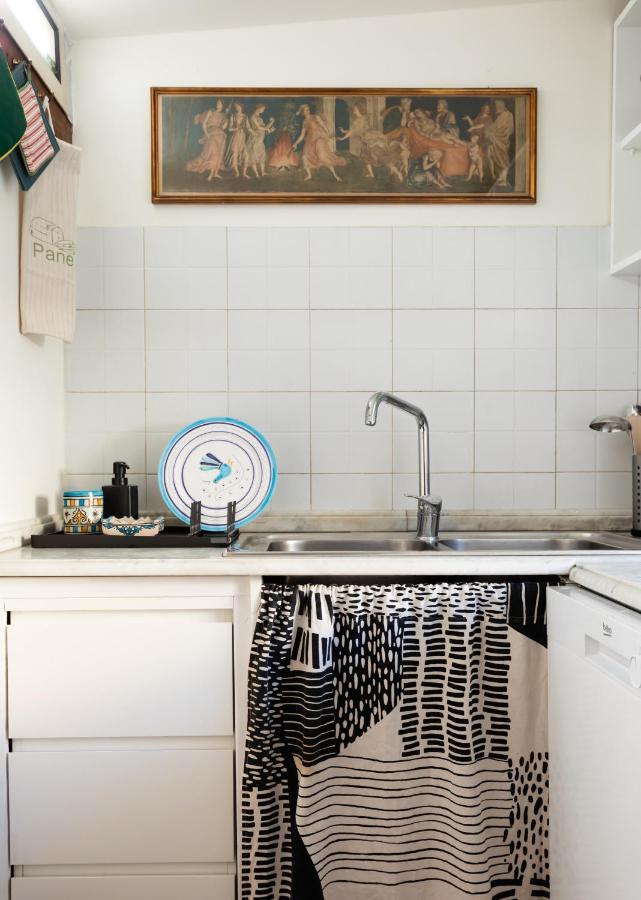 Apartment Bright And Comfy Terraced In Trastevere
