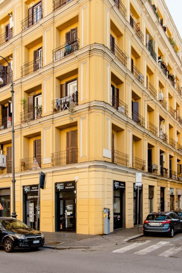 Apartment Domina Colosseum *