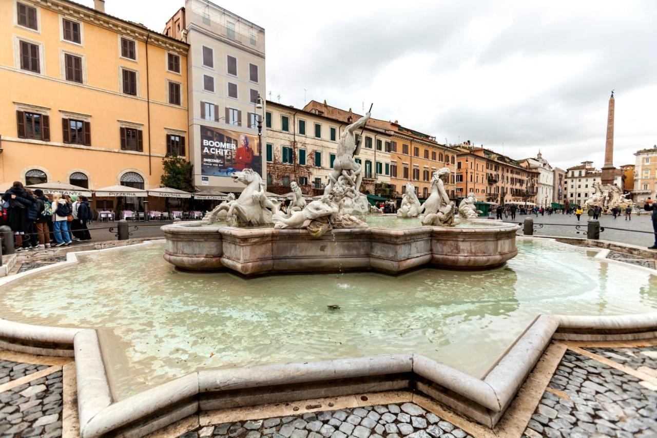 Navona Artist 8 * Rome
