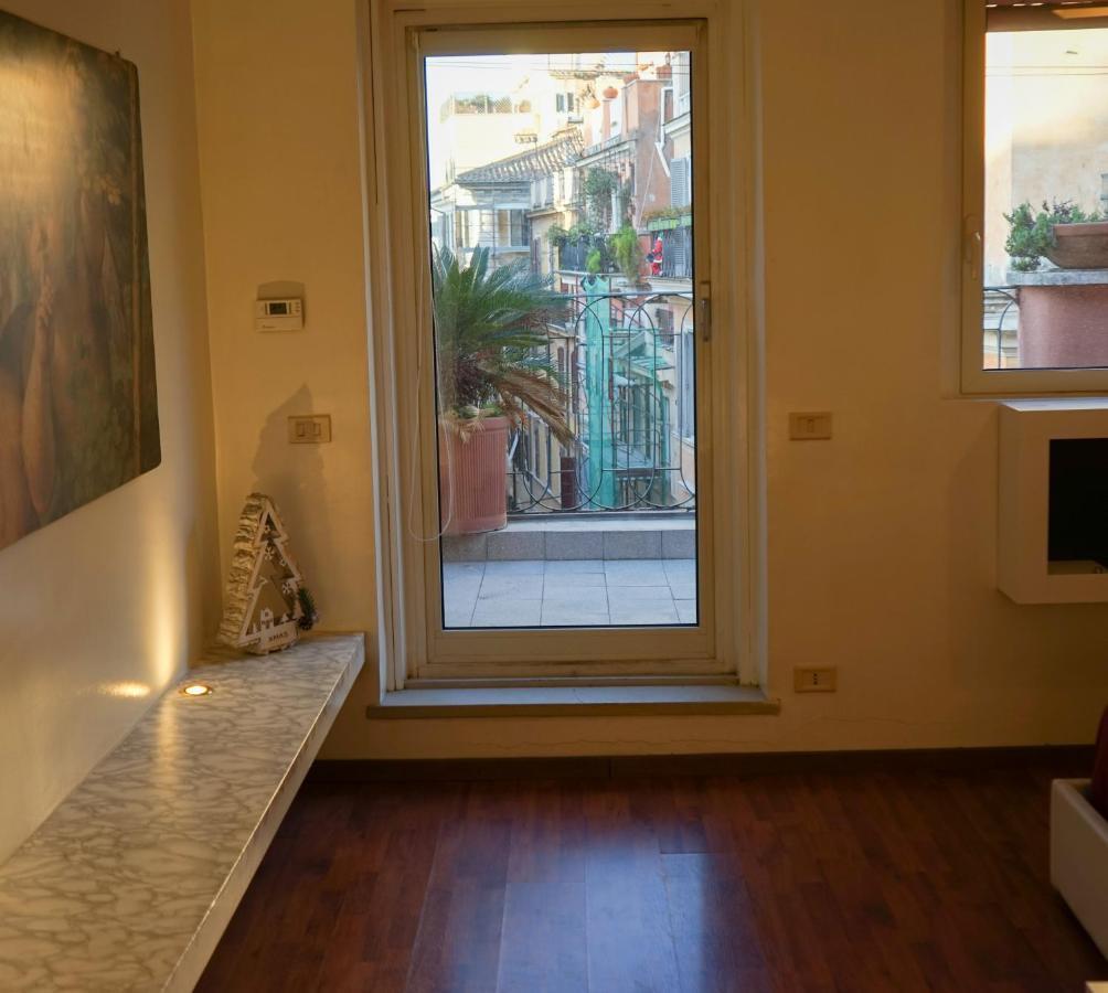 Terrazzo Frattina * Rome